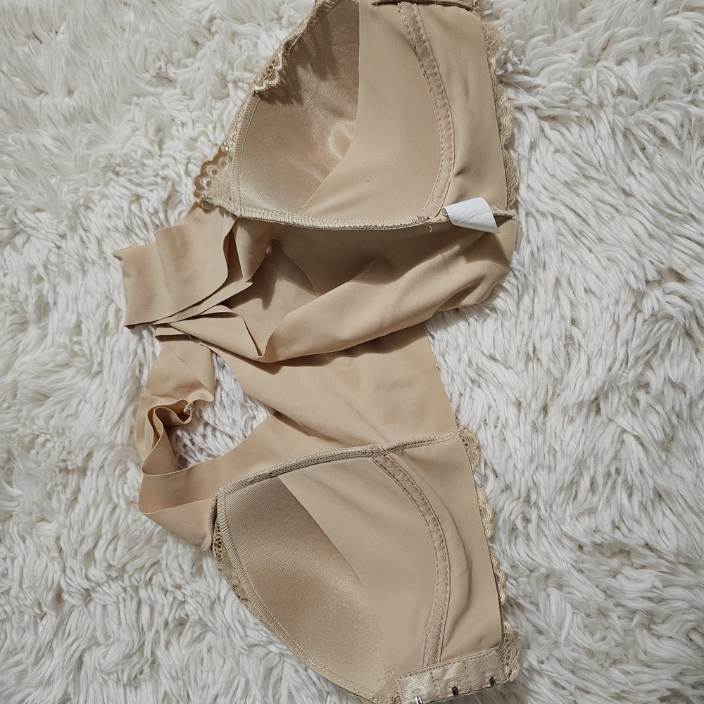 Elegant Lace Beige Bralette - Picture 3 of 4